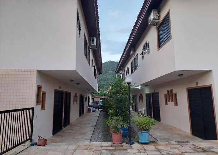 Excelente Apartamento - 2 Suítes com Ar Condicionado em Maranduba Ubatuba